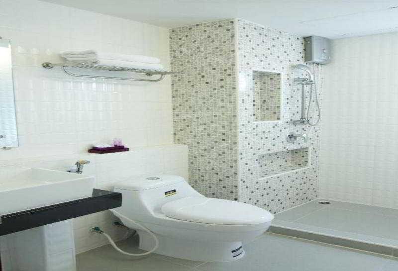 Oasis Inn Бангкок Экстерьер фото